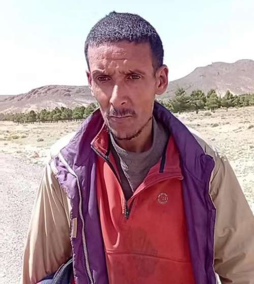 أناس يناشدون المتتبعين والقراء تقاسم صورة شخص ضائع في الطريق   ينحدر من مراكش  للوصول لعائلته